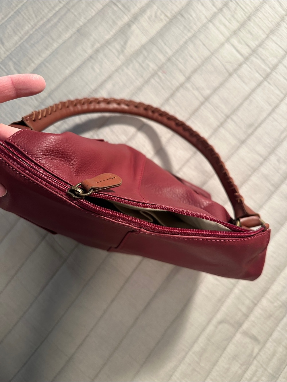 NEW Sundance Leather Shoulder Bag, Wine Red - Picture 5 of 13